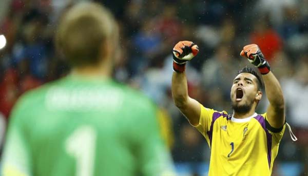 世界杯足球赛用的是什么止痛喷雾